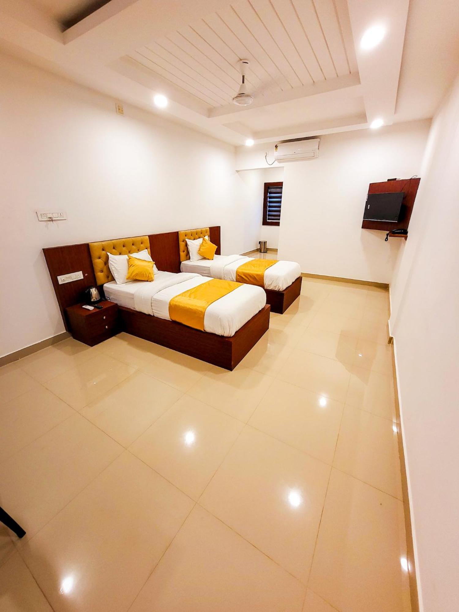 Thejaswini Residency Cheruvathur Nīleshwar 外观 照片