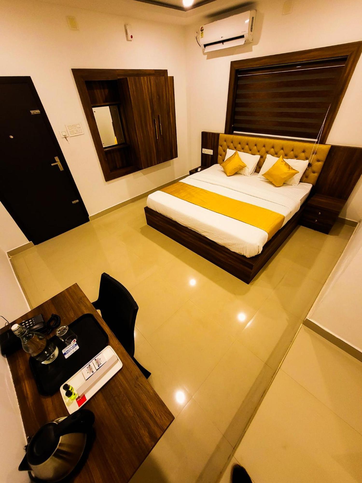 Thejaswini Residency Cheruvathur Nīleshwar 外观 照片