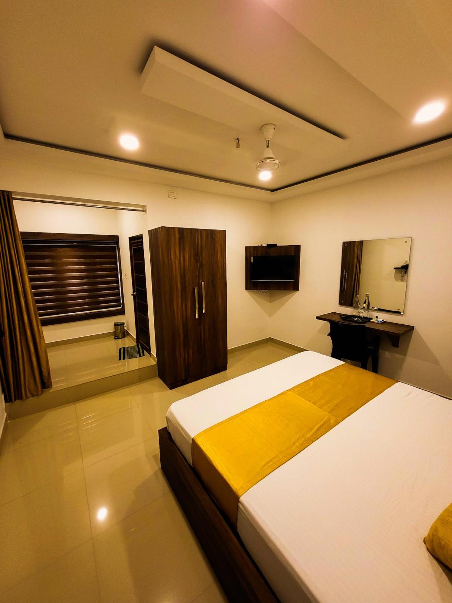 Thejaswini Residency Cheruvathur Nīleshwar 外观 照片